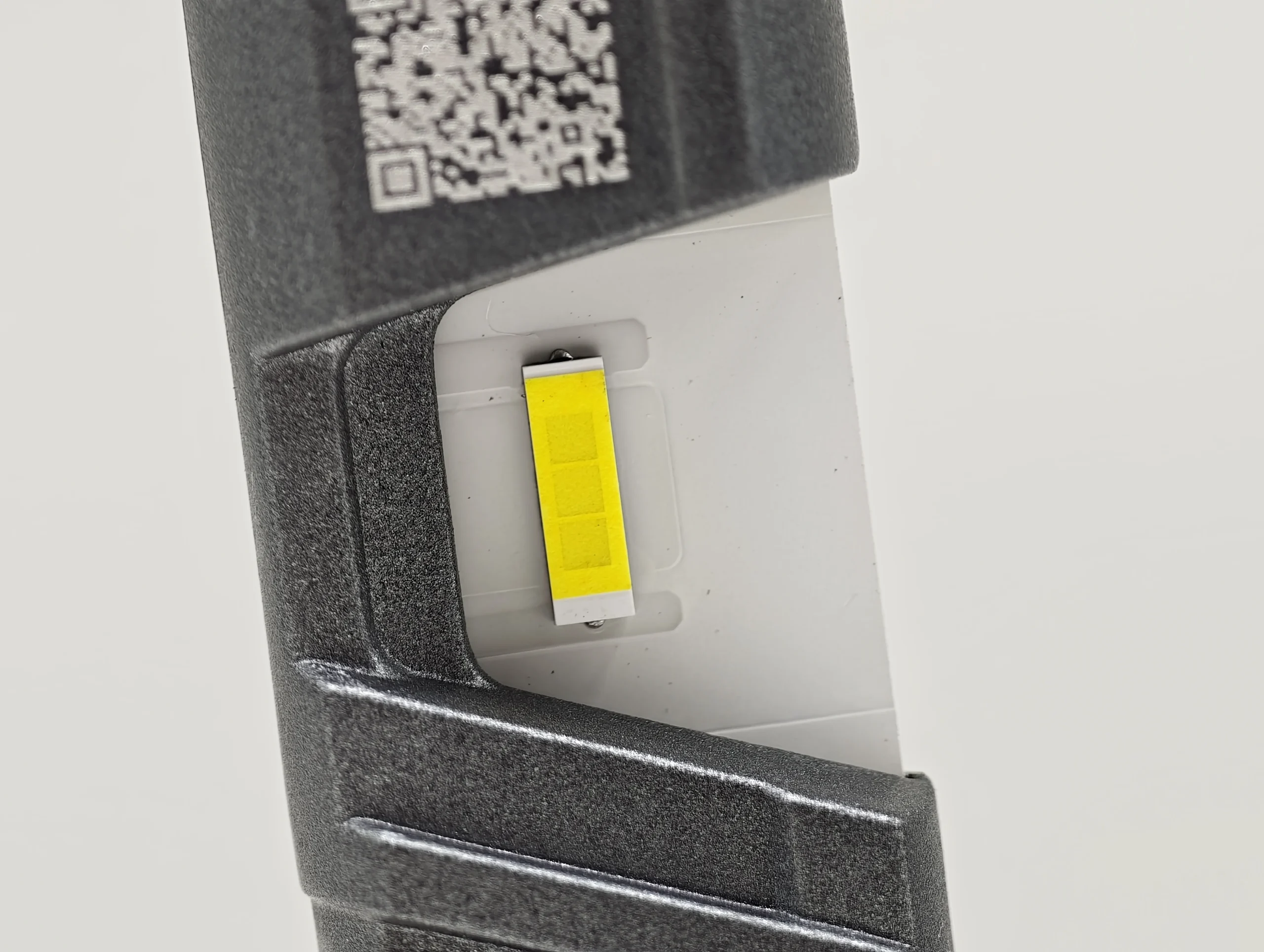 E4E H11 LEDr LED emitter close-up