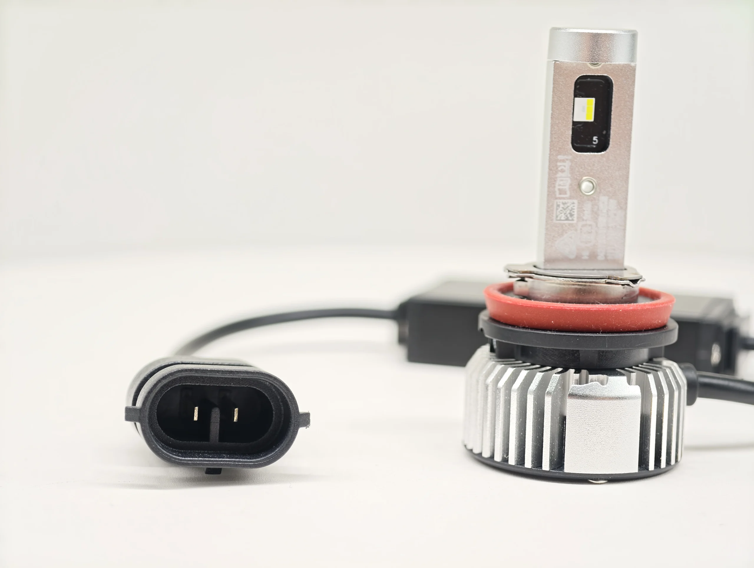 OSRAM Night Breaker LED Smart ECE H11 H11 connector view