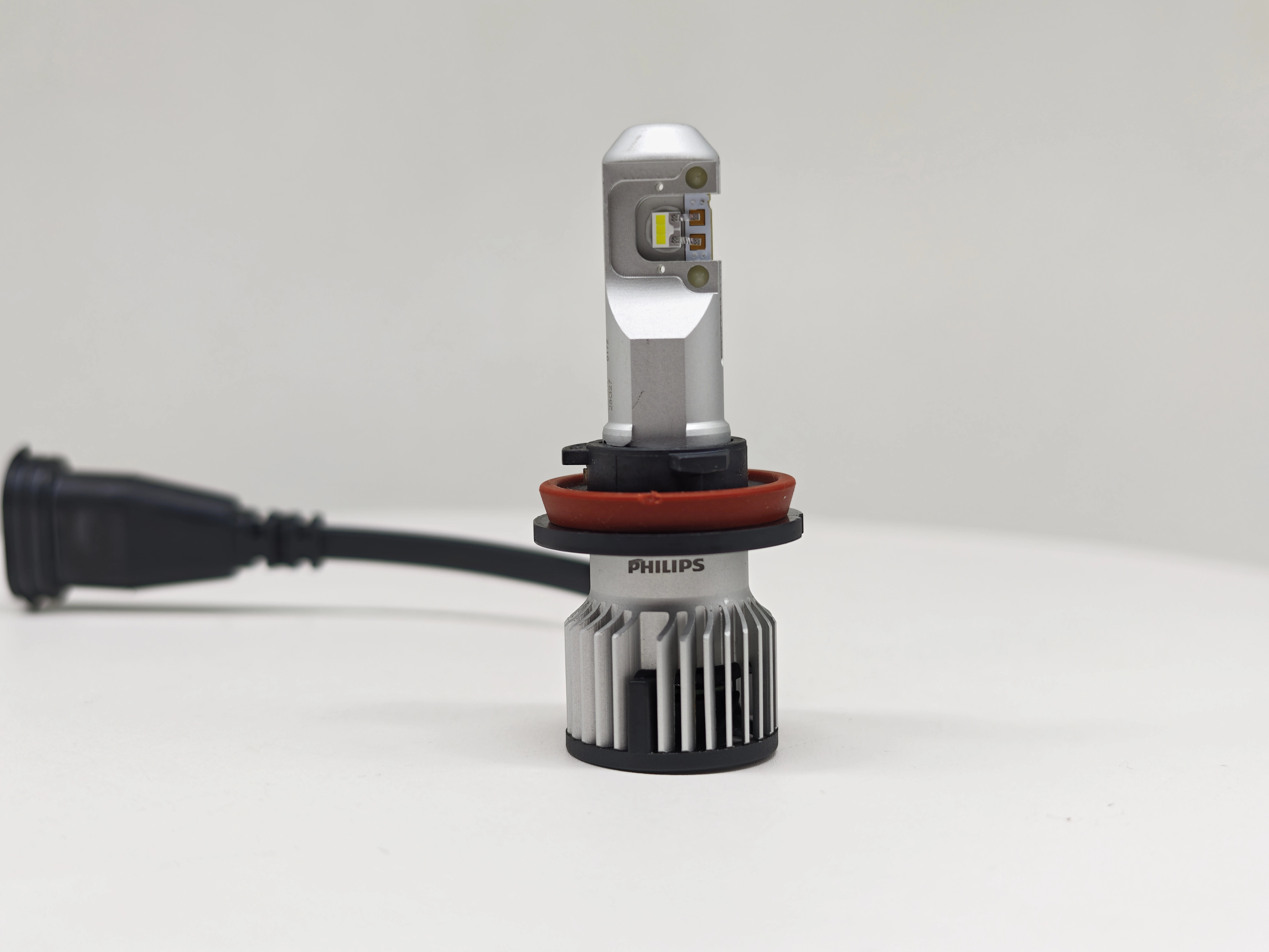 Philips H11 LEDr H11-specific PGJ19-2 interface and lamp construction